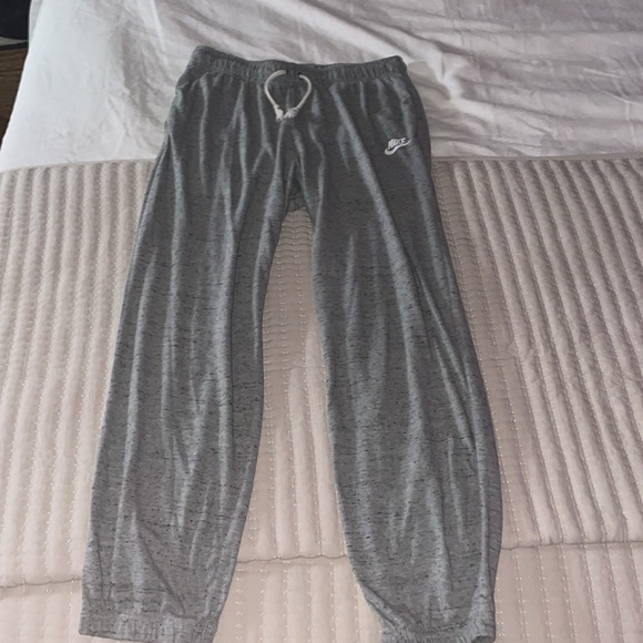 nike sweatpants - Picture 5 of 6
